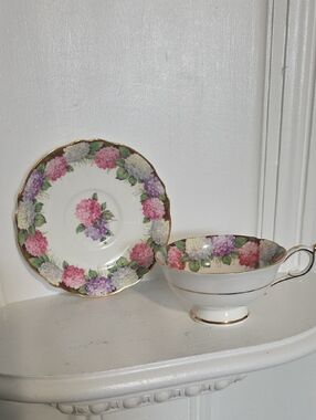 Vintage Paragon Hydrangea teacup & saucer made in England.